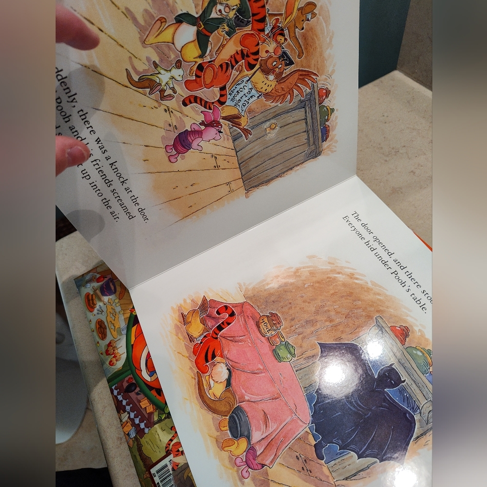 NEW Winnie the Pooh Halloween Large Board Book Set - Picture 7 of 7